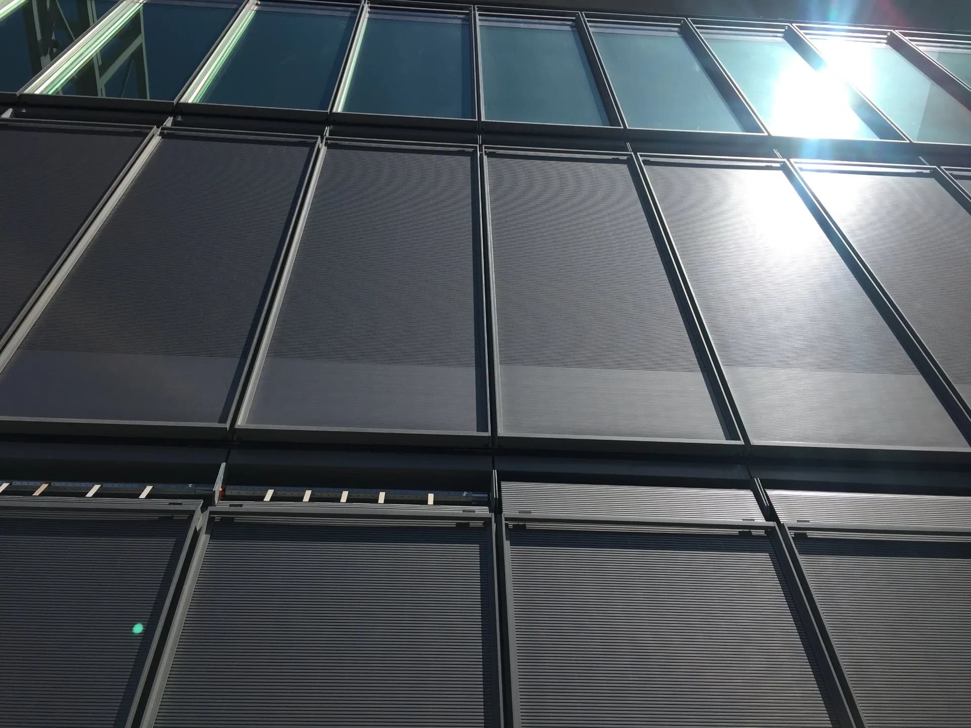 Brise-Soleil & Aluminium-Läden: Fassadenbeschattung